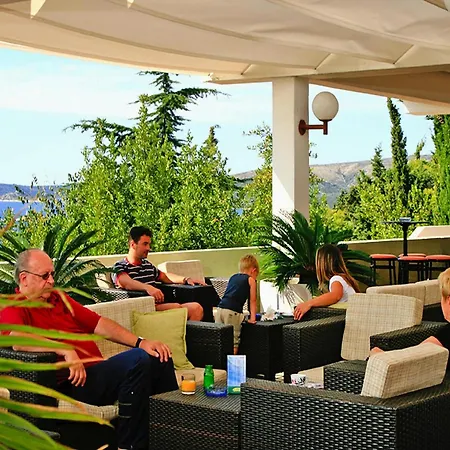 Apartment Medena In Seget Donji, With Pools *