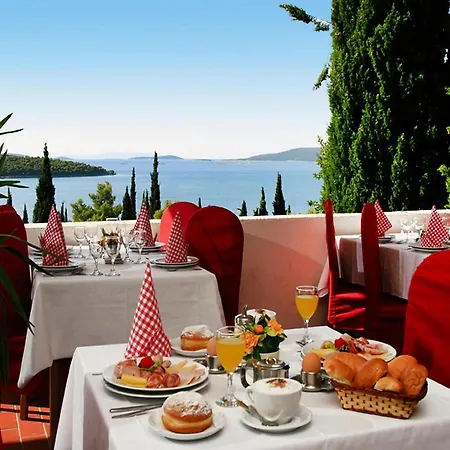 Apartment Medena In Seget Donji, With Pools Trogir