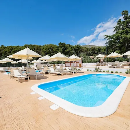 Medena In Seget Donji, With Pools *